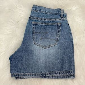Vintage 90’s/ Y2K Zena Medium Wash Denim Shorts 10